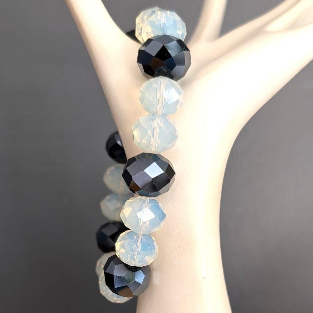 Chunky, faceted glass bead stretch bracelet-blue/gray and pale blue